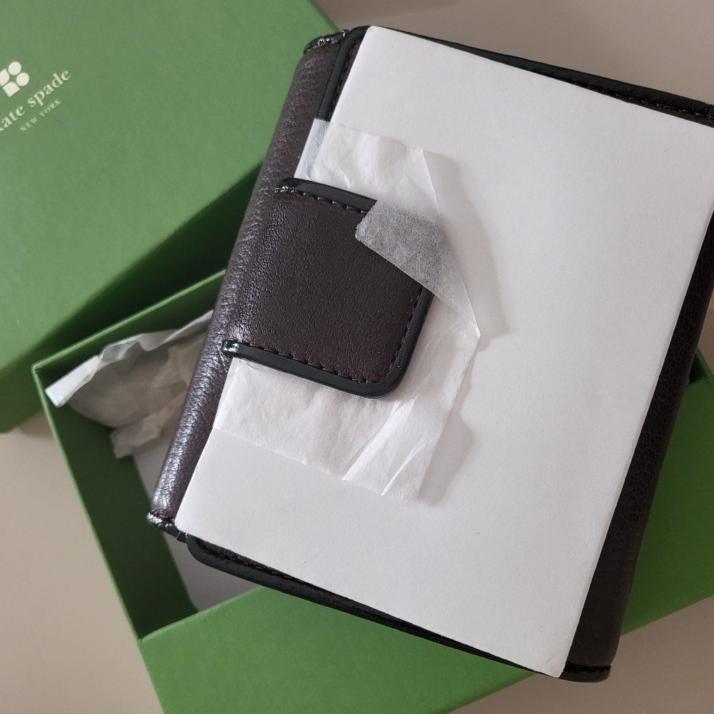 Kate Spade Wallet - Picture 4 of 8
